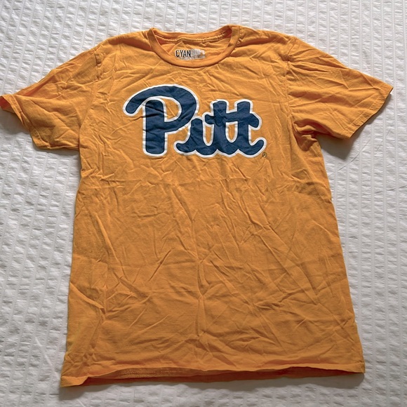 Tops - University of Pittsburgh T-Shirt Women’s Small